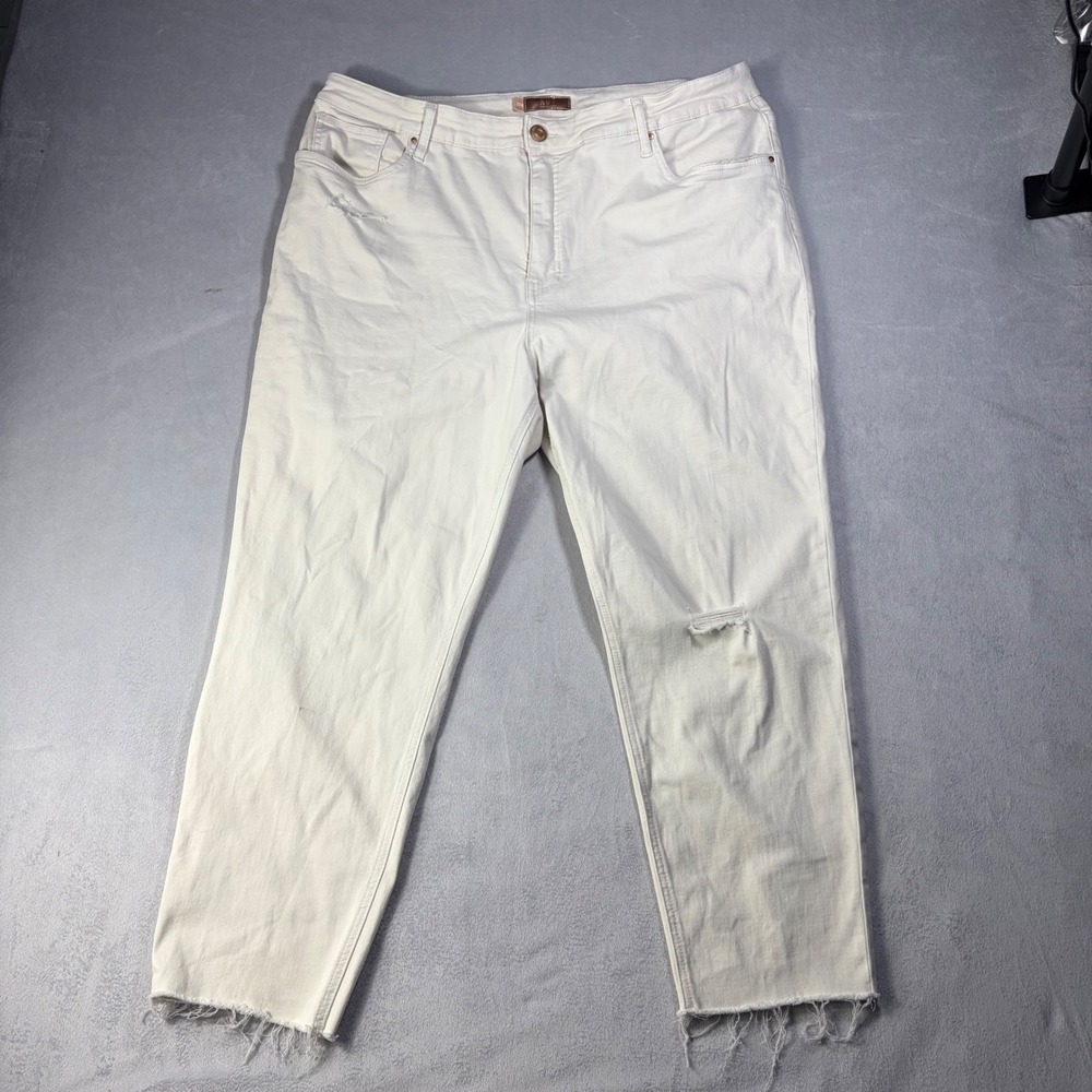 Kut from the Kloth Rachael Fab Ab Mom Jean Off White Distressed Raw Hem 20W